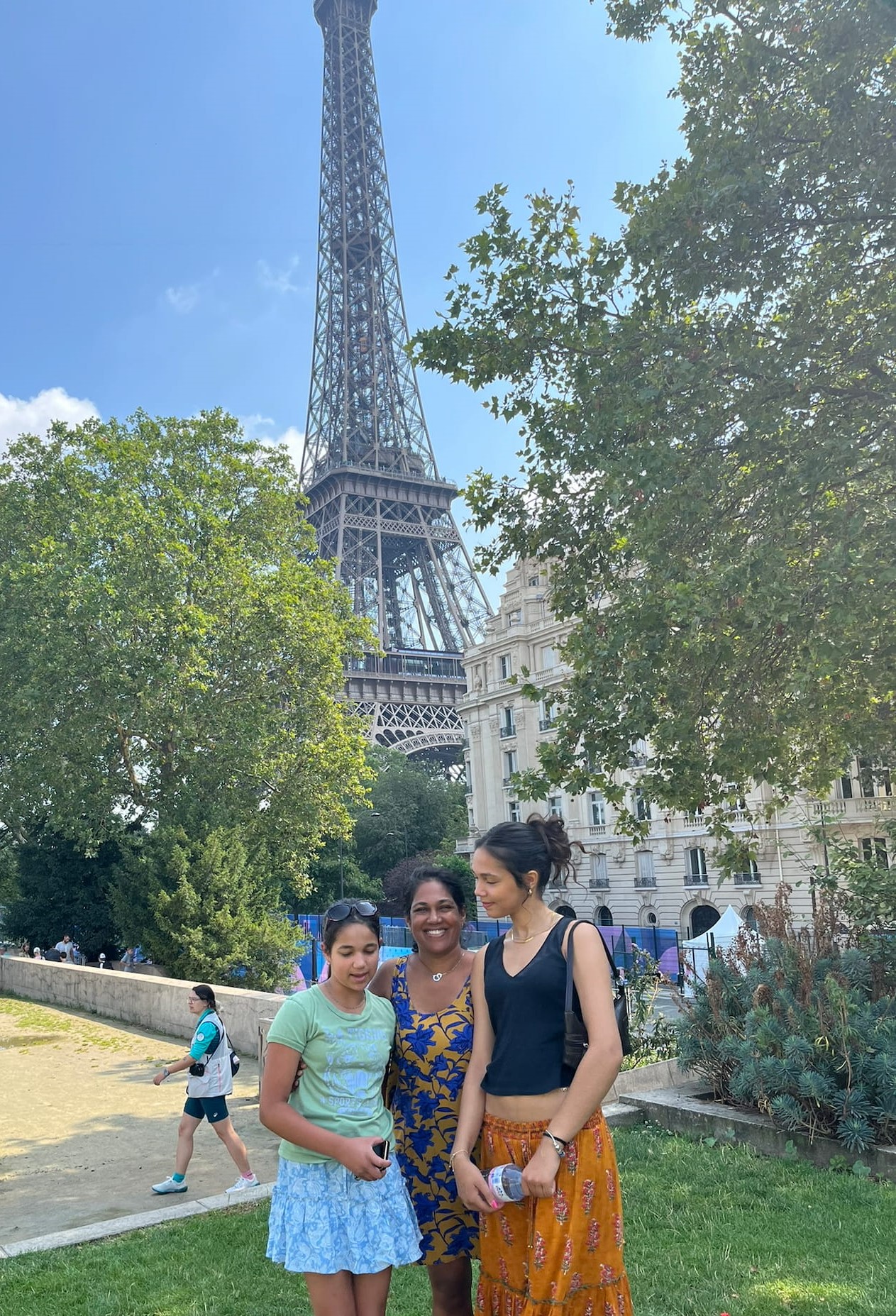 Van Rosie Lily Eiffel